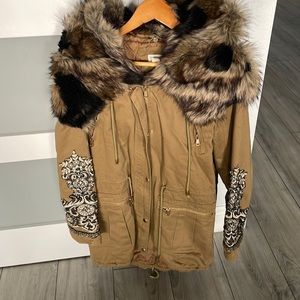 Chico’s beautiful fur collar hooded coat